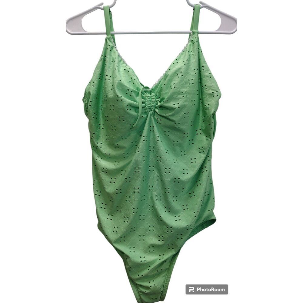 Time and Tru Women's Green eyelet one piece swimsuit